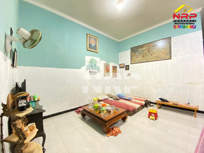 Dijual Rumah dengan ruang usaha cafe di Singotrunan - Banyuwangi  Dijual Rumah dengan ruang usaha cafe di Singotrunan - Banyuwangi  Dijual Rumah dengan ruang usaha cafe di Singotrunan - Banyuwangi&nbsp;
Dekat dengan fasilitas pendidikan dan perkantoran, Akses Jl. Sangat Lebar&nbsp;

Luas NRP BANYUWANGI