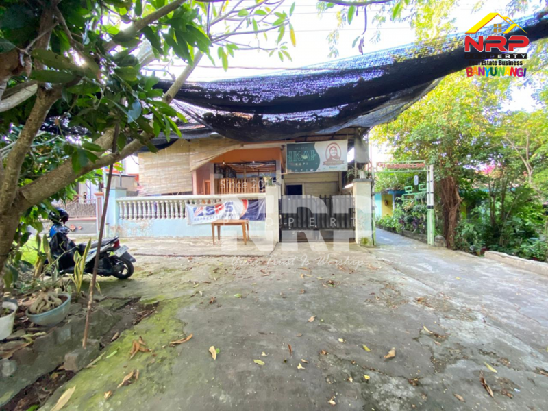 Dijual Rumah dengan ruang usaha cafe di Singotrunan - Banyuwangi  Dijual Rumah dengan ruang usaha cafe di Singotrunan - Banyuwangi  Dijual Rumah dengan ruang usaha cafe di Singotrunan - Banyuwangi&nbsp;
Dekat dengan fasilitas pendidikan dan perkantoran, Akses Jl. Sangat Lebar&nbsp;

Luas NRP BANYUWANGI