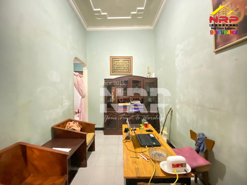 Dijual Rumah dengan ruang usaha cafe di Singotrunan - Banyuwangi  Dijual Rumah dengan ruang usaha cafe di Singotrunan - Banyuwangi  Dijual Rumah dengan ruang usaha cafe di Singotrunan - Banyuwangi&nbsp;
Dekat dengan fasilitas pendidikan dan perkantoran, Akses Jl. Sangat Lebar&nbsp;

Luas NRP BANYUWANGI