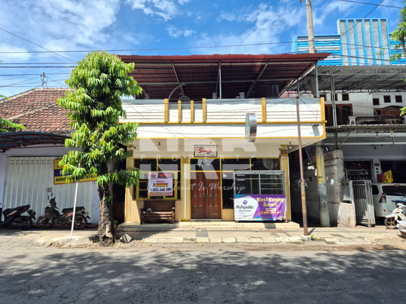 Dijual Rumah dengan Ruang Usaha Ex. Rumah Makan di Temenggungan - Banyuwangi  Dijual Rumah dengan Ruang Usaha Ex. Rumah Makan di Temenggungan - Banyuwangi  Dijual Rumah dengan Ruang Usaha Ex. Rumah Makan di Temenggungan - Banyuwangi&nbsp;
Ruang usaha strategis dekat dengan alun-Alun Blambangan, Dekat dengan Pasar NRP BANYUWANGI