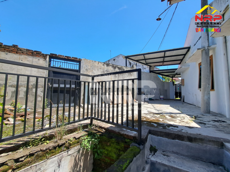 Dijual Rumah di Perum Kebalenan Indah - Banyuwangi  Dijual Rumah di Perum Kebalenan Indah - Banyuwangi  Dijual Rumah di Perum Kebalenan Indah - Banyuwangi&nbsp;
Lokasi Strategis di pusat kota Banyuwangi, Berada dibelakang Bank BTN Banyuwangi&nbsp;
Lingkungan NRP BANYUWANGI