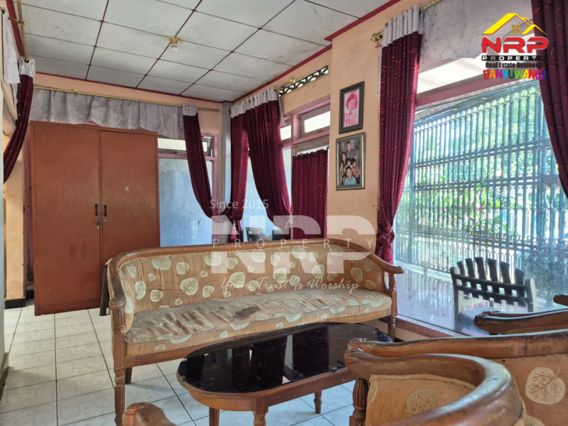 Dijual Rumah di Pusat Kota, Sobo - Banyuwangi Dijual Rumah di Pusat Kota, Sobo - Banyuwangi Dijual Rumah di Pusat Kota, Sobo - Banyuwangi
Dekat dengan kelurahan Sobo, Lingkungan Kantor Dinas Pemerintahan, Komersial dan Bisnis Aktif di Kota NRP BANYUWANGI