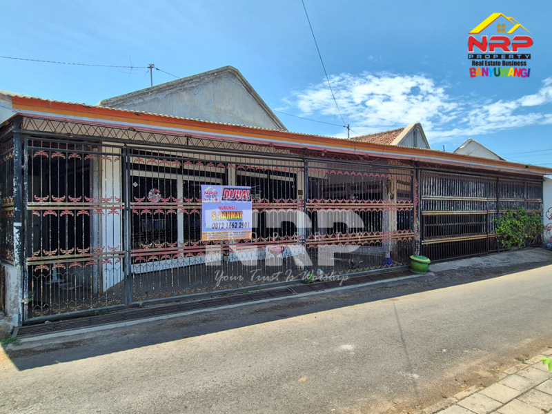 Dijual Rumah di Pusat Kota, Sobo - Banyuwangi Dijual Rumah di Pusat Kota, Sobo - Banyuwangi Dijual Rumah di Pusat Kota, Sobo - Banyuwangi
Dekat dengan kelurahan Sobo, Lingkungan Kantor Dinas Pemerintahan, Komersial dan Bisnis Aktif di Kota NRP BANYUWANGI
