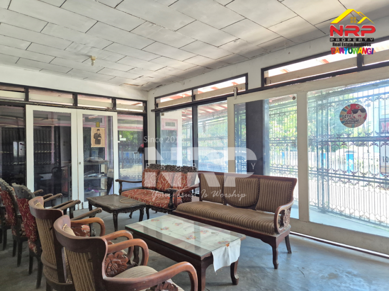 Dijual Rumah di Pusat Kota, Sobo - Banyuwangi Dijual Rumah di Pusat Kota, Sobo - Banyuwangi Dijual Rumah di Pusat Kota, Sobo - Banyuwangi
Dekat dengan kelurahan Sobo, Lingkungan Kantor Dinas Pemerintahan, Komersial dan Bisnis Aktif di Kota NRP BANYUWANGI