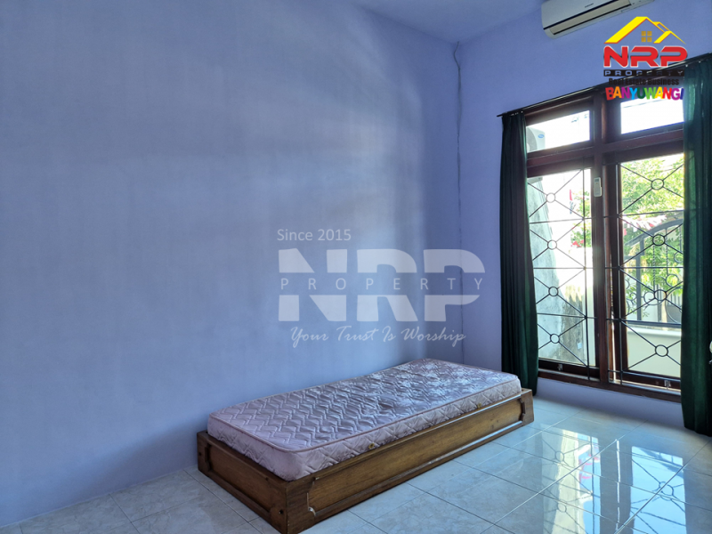 Dijual Rumah Exclusive 2 Lantai di Perum. GGM Klatak - Banyuwangi Dijual Rumah Exclusive 2 Lantai di Perum. GGM Klatak - Banyuwangi Dijual Rumah Exclusive 2 Lantai di Perum. GGM Klatak - Banyuwangi
Lokasi Rumah Hook, sangat nyaman untuk tempat tinggal&nbsp;

LT/LB : 126/153 M2 NRP BANYUWANGI