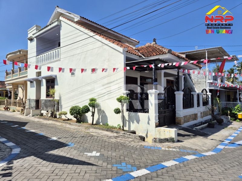 Dijual Rumah Exclusive 2 Lantai di Perum. GGM Klatak - Banyuwangi Dijual Rumah Exclusive 2 Lantai di Perum. GGM Klatak - Banyuwangi Dijual Rumah Exclusive 2 Lantai di Perum. GGM Klatak - Banyuwangi
Lokasi Rumah Hook, sangat nyaman untuk tempat tinggal&nbsp;

LT/LB : 126/153 M2 NRP BANYUWANGI