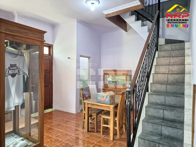Dijual Rumah Exclusive 2 Lantai di Perum. GGM Klatak - Banyuwangi Dijual Rumah Exclusive 2 Lantai di Perum. GGM Klatak - Banyuwangi Dijual Rumah Exclusive 2 Lantai di Perum. GGM Klatak - Banyuwangi
Lokasi Rumah Hook, sangat nyaman untuk tempat tinggal&nbsp;

LT/LB : 126/153 M2 NRP BANYUWANGI