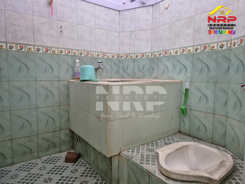 Dijual Rumah Exclusive 2 Lantai di Perum. GGM Klatak - Banyuwangi Dijual Rumah Exclusive 2 Lantai di Perum. GGM Klatak - Banyuwangi Dijual Rumah Exclusive 2 Lantai di Perum. GGM Klatak - Banyuwangi
Lokasi Rumah Hook, sangat nyaman untuk tempat tinggal&nbsp;

LT/LB : 126/153 M2 NRP BANYUWANGI