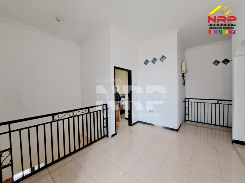Dijual Rumah Exclusive 2 Lantai di Perum. Mendut Regency - Banyuwangi  Dijual Rumah Exclusive 2 Lantai di Perum. Mendut Regency - Banyuwangi  Dijual Rumah Exclusive 2 Lantai di Perum. Mendut Regency - Banyuwangi&nbsp;
Hunian Exclusive terletak di Kawasan Perumahan Elit di Pusat Kota NRP BANYUWANGI