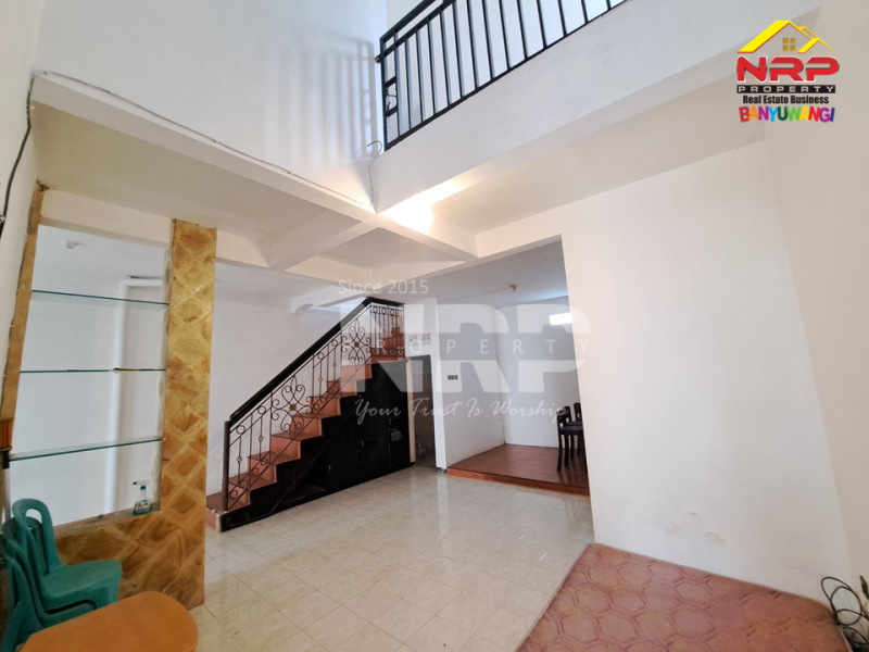 Dijual Rumah Exclusive 2 Lantai di Perum. Mendut Regency - Banyuwangi  Dijual Rumah Exclusive 2 Lantai di Perum. Mendut Regency - Banyuwangi  Dijual Rumah Exclusive 2 Lantai di Perum. Mendut Regency - Banyuwangi&nbsp;
Hunian Exclusive terletak di Kawasan Perumahan Elit di Pusat Kota NRP BANYUWANGI