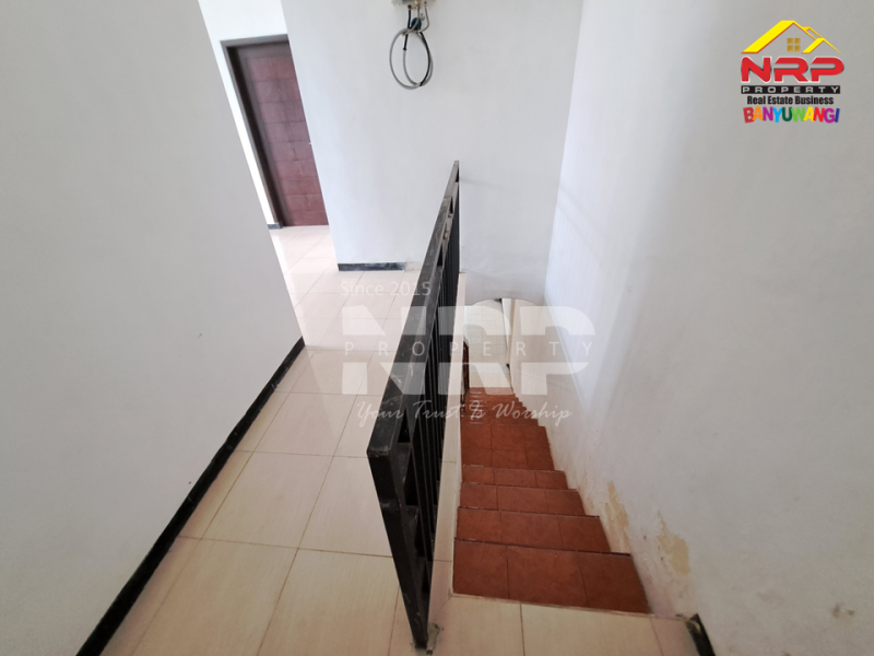 Dijual Rumah Exclusive 2 Lantai di Perum. Mendut Regency - Banyuwangi  Dijual Rumah Exclusive 2 Lantai di Perum. Mendut Regency - Banyuwangi  Dijual Rumah Exclusive 2 Lantai di Perum. Mendut Regency - Banyuwangi&nbsp;
Hunian Exclusive terletak di Kawasan Perumahan Elit di Pusat Kota NRP BANYUWANGI