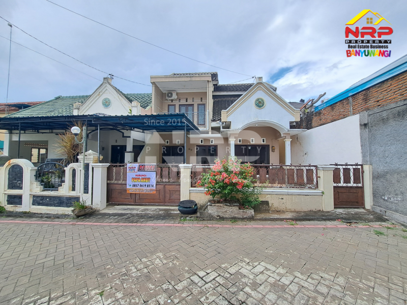 Dijual Rumah Exclusive 2 Lantai di Perum. Mendut Regency - Banyuwangi  Dijual Rumah Exclusive 2 Lantai di Perum. Mendut Regency - Banyuwangi  Dijual Rumah Exclusive 2 Lantai di Perum. Mendut Regency - Banyuwangi&nbsp;
Hunian Exclusive terletak di Kawasan Perumahan Elit di Pusat Kota NRP BANYUWANGI
