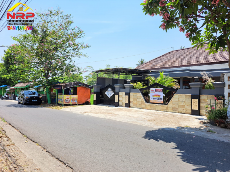 Dijual Rumah Exclusive di Belakang Hotel Santika - Banyuwangi  Dijual Rumah Exclusive di Belakang Hotel Santika - Banyuwangi  Dijual Rumah Exclusive di Belakang Hotel Santika - Banyuwangi&nbsp;
Hunian Strategis di Pusat Kota . 300 Meter dari Hotel Santika.
Dekat dengan fasilitias NRP BANYUWANGI