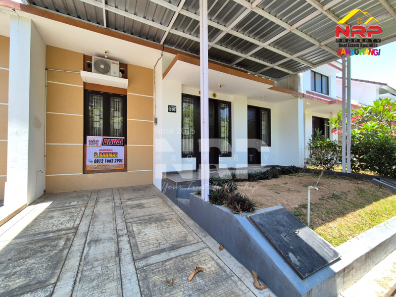 Disewakan Rumah Full Furniture di Banyuwangi Residance - Dadapan  Disewakan Rumah Full Furniture di Banyuwangi Residance - Dadapan  Disewakan&nbsp;Rumah Exclusive Full Furniture di dalam Kawasan El Royal Hotel&nbsp; - Banyuwangi
Lokasi Sangat Strategis di Lingkungan yang Sedang NRP BANYUWANGI