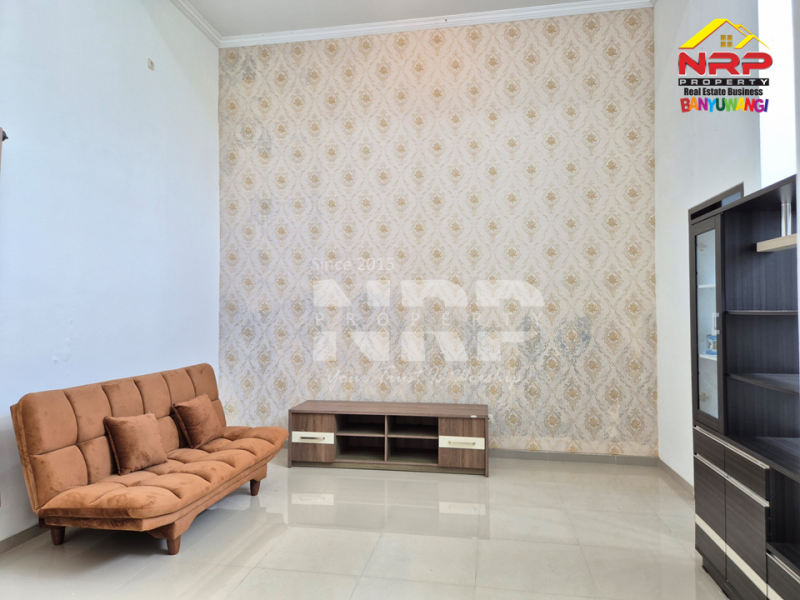 Disewakan Rumah Full Furniture di Banyuwangi Residance - Dadapan  Disewakan Rumah Full Furniture di Banyuwangi Residance - Dadapan  Disewakan&nbsp;Rumah Exclusive Full Furniture di dalam Kawasan El Royal Hotel&nbsp; - Banyuwangi
Lokasi Sangat Strategis di Lingkungan yang Sedang NRP BANYUWANGI