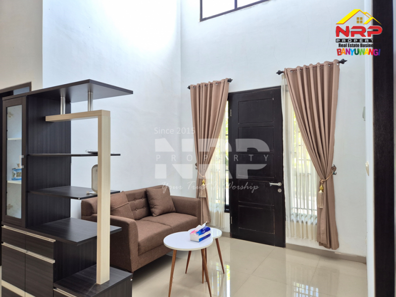 Disewakan Rumah Full Furniture di Banyuwangi Residance - Dadapan  Disewakan Rumah Full Furniture di Banyuwangi Residance - Dadapan  Disewakan&nbsp;Rumah Exclusive Full Furniture di dalam Kawasan El Royal Hotel&nbsp; - Banyuwangi
Lokasi Sangat Strategis di Lingkungan yang Sedang NRP BANYUWANGI