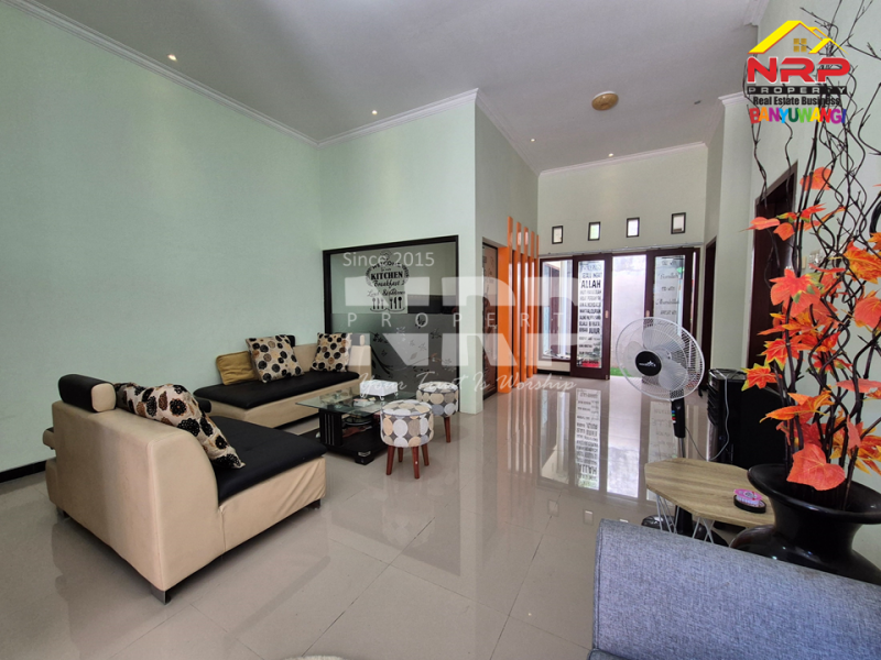 Dijual Rumah Exclusive di Perum. Brawijaya Residance - Banyuwangi Jual rumah murah dan cantik di banyuwangi kota  Dijual Rumah Exclusive di Perum. Brawijaya Residance - Banyuwangi
Sangat Cocok Untuk Hunian Dekat dengan Fasilitas Pendidikan, Perbelanjaan, Transportasi dan NRP BANYUWANGI