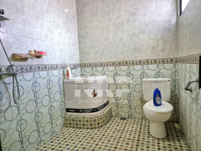 DIJUAL RUMAH EXCLUSIVE FULL FURNITURE DI TAMANBARU - BANYUWANGI DIJUAL RUMAH EXCLUSIVE FULL FURNITURE DI TAMANBARU - BANYUWANGI DIJUAL RUMAH EXCLUSIVE FULL FURNITURE DI TAMANBARU - BANYUWANGI
Terletak di Kawasan Perumahan dengan keamanan&nbsp;
Rumah klasik pojok dengan desain yang NRP BANYUWANGI