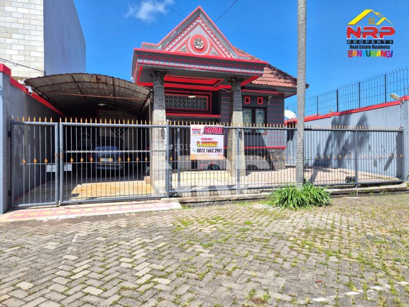 DIJUAL RUMAH EXCLUSIVE FULL FURNITURE DI TAMANBARU - BANYUWANGI DIJUAL RUMAH EXCLUSIVE FULL FURNITURE DI TAMANBARU - BANYUWANGI DIJUAL RUMAH EXCLUSIVE FULL FURNITURE DI TAMANBARU - BANYUWANGI
Terletak di Kawasan Perumahan dengan keamanan&nbsp;
Rumah klasik pojok dengan desain yang NRP BANYUWANGI