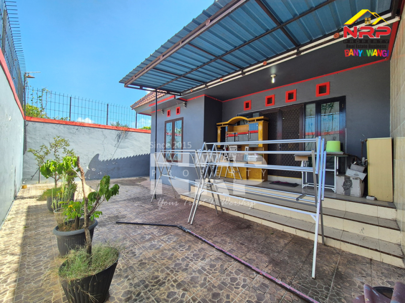 DIJUAL RUMAH EXCLUSIVE FULL FURNITURE DI TAMANBARU - BANYUWANGI DIJUAL RUMAH EXCLUSIVE FULL FURNITURE DI TAMANBARU - BANYUWANGI DIJUAL RUMAH EXCLUSIVE FULL FURNITURE DI TAMANBARU - BANYUWANGI
Terletak di Kawasan Perumahan dengan keamanan&nbsp;
Rumah klasik pojok dengan desain yang NRP BANYUWANGI