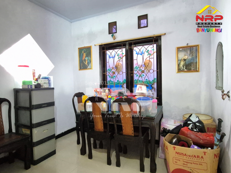DIJUAL RUMAH EXCLUSIVE FULL FURNITURE DI TAMANBARU - BANYUWANGI DIJUAL RUMAH EXCLUSIVE FULL FURNITURE DI TAMANBARU - BANYUWANGI DIJUAL RUMAH EXCLUSIVE FULL FURNITURE DI TAMANBARU - BANYUWANGI
Terletak di Kawasan Perumahan dengan keamanan&nbsp;
Rumah klasik pojok dengan desain yang NRP BANYUWANGI
