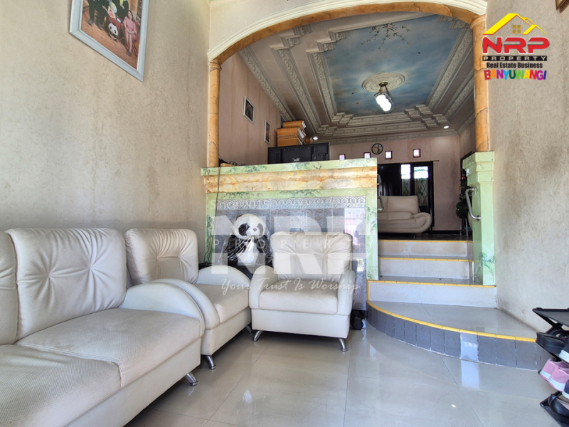 DIJUAL RUMAH EXCLUSIVE FULL FURNITURE DI TAMANBARU - BANYUWANGI DIJUAL RUMAH EXCLUSIVE FULL FURNITURE DI TAMANBARU - BANYUWANGI DIJUAL RUMAH EXCLUSIVE FULL FURNITURE DI TAMANBARU - BANYUWANGI
Terletak di Kawasan Perumahan dengan keamanan&nbsp;
Rumah klasik pojok dengan desain yang NRP BANYUWANGI