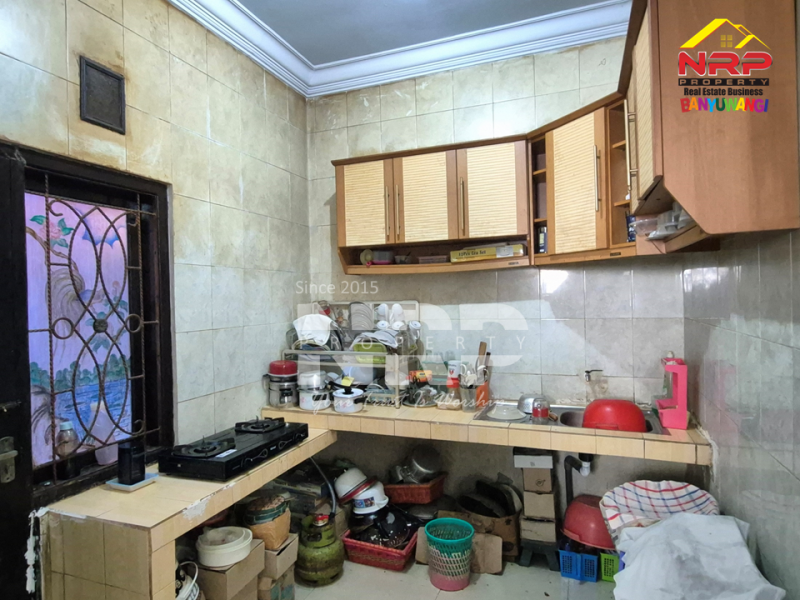 DIJUAL RUMAH EXCLUSIVE FULL FURNITURE DI TAMANBARU - BANYUWANGI DIJUAL RUMAH EXCLUSIVE FULL FURNITURE DI TAMANBARU - BANYUWANGI DIJUAL RUMAH EXCLUSIVE FULL FURNITURE DI TAMANBARU - BANYUWANGI
Terletak di Kawasan Perumahan dengan keamanan&nbsp;
Rumah klasik pojok dengan desain yang NRP BANYUWANGI