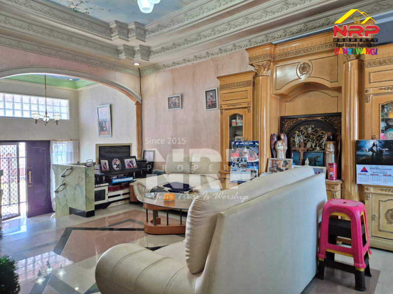 DIJUAL RUMAH EXCLUSIVE FULL FURNITURE DI TAMANBARU - BANYUWANGI DIJUAL RUMAH EXCLUSIVE FULL FURNITURE DI TAMANBARU - BANYUWANGI DIJUAL RUMAH EXCLUSIVE FULL FURNITURE DI TAMANBARU - BANYUWANGI
Terletak di Kawasan Perumahan dengan keamanan&nbsp;
Rumah klasik pojok dengan desain yang NRP BANYUWANGI