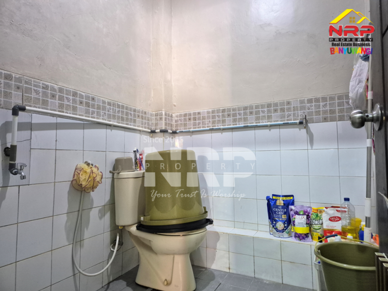 Dijual Rumah Exclusive Hook Di Genteng - Banyuwangi  Dijual Rumah Exclusive Hook Di Genteng - Banyuwangi  Dijual Rumah Exclusive Hook Di Genteng - Banyuwangi&nbsp;
Berada di kawasan perumahan one get system. Lokasi Strategis, Pusat Bisnis, Dekat Perbelanjaan dan NRP BANYUWANGI