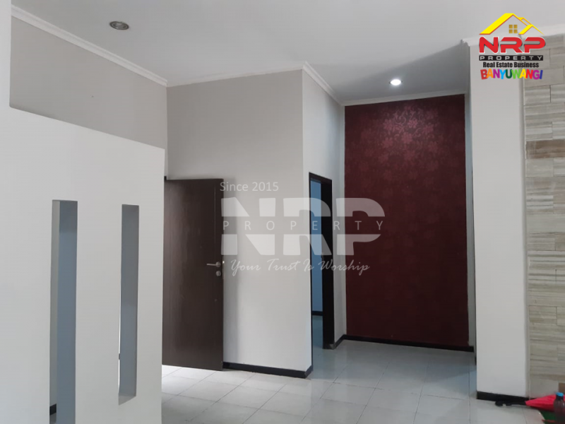 Dijual Rumah Exclusive Hook Di Perum. Madania Residence - Genteng Dijual Rumah Exclusive Hook Di Perum. Madania Residence - Genteng Dijual Rumah Exclusive Hook Di Perum. Madania Residence - Genteng
Lokasi Strategis, Pusat Bisnis, Dekat Perbelanjaan dan Fasilitas Pendidikan
Lingkungan NRP BANYUWANGI