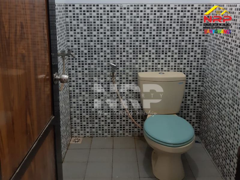 Dijual Rumah Exclusive Hook Di Perum. Madania Residence - Genteng Dijual Rumah Exclusive Hook Di Perum. Madania Residence - Genteng Dijual Rumah Exclusive Hook Di Perum. Madania Residence - Genteng
Lokasi Strategis, Pusat Bisnis, Dekat Perbelanjaan dan Fasilitas Pendidikan
Lingkungan NRP BANYUWANGI