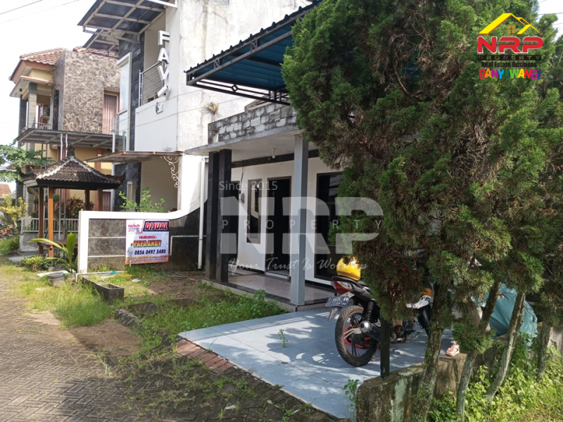 Dijual Rumah Exclusive Hook Di Perum. Madania Residence - Genteng Dijual Rumah Exclusive Hook Di Perum. Madania Residence - Genteng Dijual Rumah Exclusive Hook Di Perum. Madania Residence - Genteng
Lokasi Strategis, Pusat Bisnis, Dekat Perbelanjaan dan Fasilitas Pendidikan
Lingkungan NRP BANYUWANGI