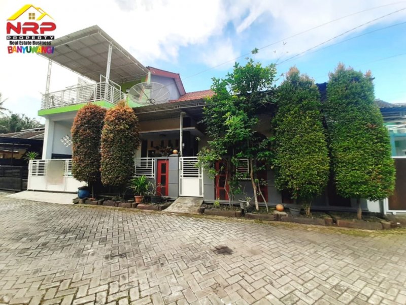 Dijual Rumah Exclusive Lantai 2 Siap Huni di Perum. Brawijaya Regency - Banyuwangi Dijual Rumah Exclusive Lantai 2 Siap Huni di Perum. Brawijaya Regency - Banyuwangi Dijual Rumah Exclusive Lantai 2 Siap Huni di Perum. Brawijaya Regency - Banyuwangi
Sangan Cocok Untuk Hunian Dekat dengan Fasilitas Pendidikan, Perbelanjaan, NRP BANYUWANGI