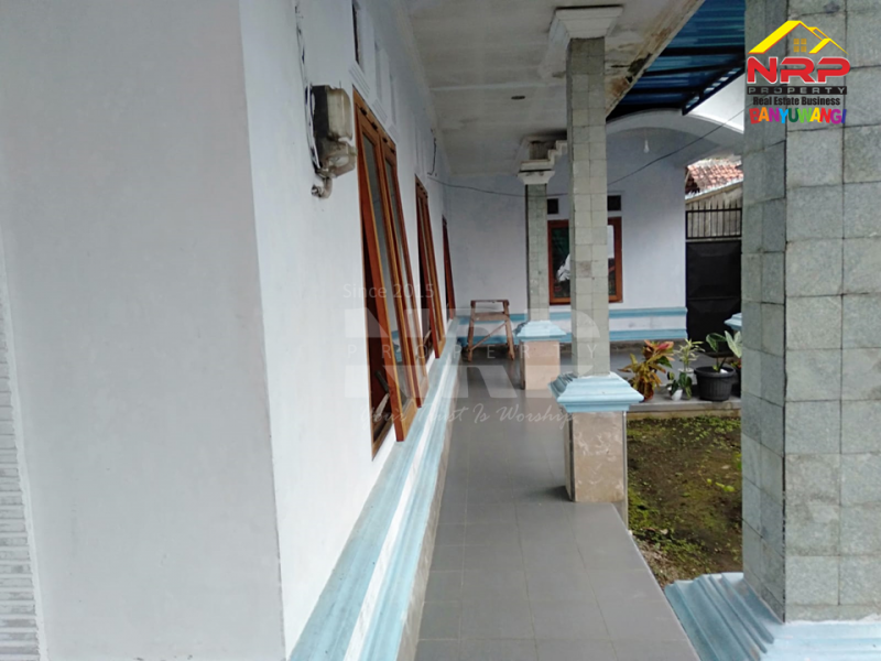 Dijual Rumah Full Furniture di Rogojampi - Banyuwangi Jual rumah di rogojampi banyuwangi  Dijual Rumah Full Furniture di Rogojampi - Banyuwangi
100 Meter dari Jl. Raya Rogojampi. Akses Jln Roda 2&nbsp;

Luas Tanah : 313 M2
Luas Bangunan : +/- NRP BANYUWANGI