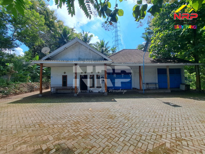 Dijual Rumah + Gudang di Secang, Kalipuro - Banyuwangi   Dijual Rumah + Gudang di Secang, Kalipuro - Banyuwangi   Dijual Rumah + Gudang di Secang, Kalipuro - Banyuwangi&nbsp;&nbsp;
85 Meter dari Jl Surabaya Secang.&nbsp;

Luas Tanah : 2.272 M2&nbsp;
Luas Bangunan : 500 NRP BANYUWANGI