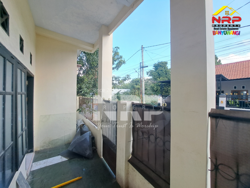 Dijual Rumah Hook 2 Lantai di Banyuwangi Kota.  Dijual Rumah Hook 2 Lantai di Banyuwangi Kota.  Dijual Rumah Hook 2 Lantai di Banyuwangi Kota.&nbsp;
Cocok untuk hunian keluarga atau investasi passive income di Kebalenan - Banyuwangi&nbsp;
Lokasi tenang, NRP BANYUWANGI