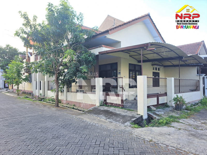 Dijual Rumah Hook 2 Lantai di Banyuwangi Kota.  Dijual Rumah Hook 2 Lantai di Banyuwangi Kota.  Dijual Rumah Hook 2 Lantai di Banyuwangi Kota.&nbsp;
Cocok untuk hunian keluarga atau investasi passive income di Kebalenan - Banyuwangi&nbsp;
Lokasi tenang, NRP BANYUWANGI