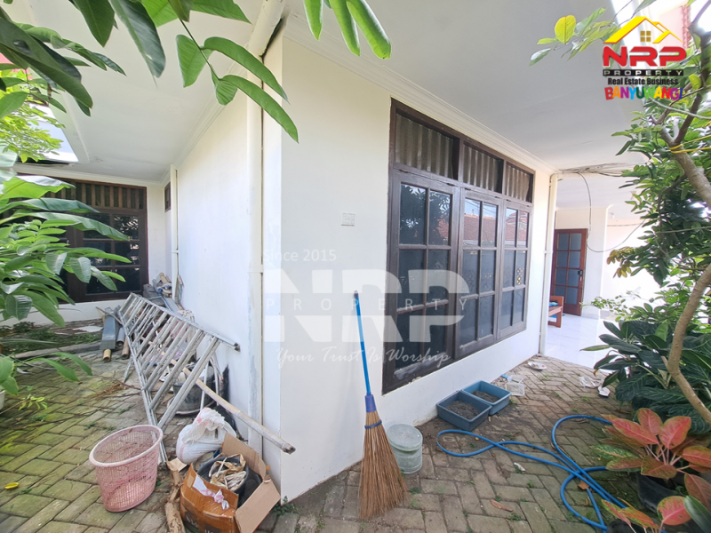 Dijual Rumah Hook 2 lantai Klasik di Banyuwangi Kota  Dijual Rumah Hook 2 lantai Klasik di Banyuwangi Kota  Dijual Rumah Hook 2 lantai Klasik di Banyuwangi Kota&nbsp;
Dekat fasilitas kesehatan, Kampus ternama dan Kantor Pemerintahan&nbsp;
Cocok Untuk NRP BANYUWANGI