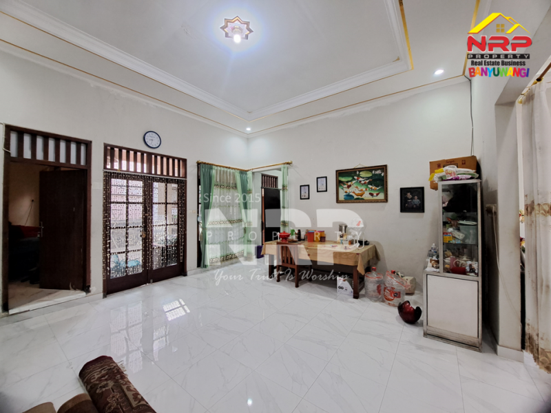 Dijual Rumah Hook 2 lantai Klasik di Banyuwangi Kota  Dijual Rumah Hook 2 lantai Klasik di Banyuwangi Kota  Dijual Rumah Hook 2 lantai Klasik di Banyuwangi Kota&nbsp;
Dekat fasilitas kesehatan, Kampus ternama dan Kantor Pemerintahan&nbsp;
Cocok Untuk NRP BANYUWANGI