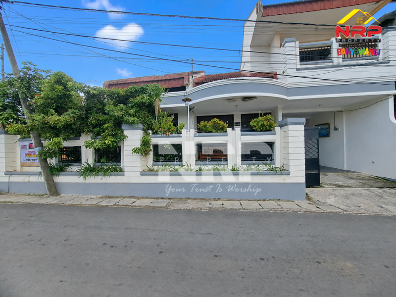 Dijual Rumah Hook 2 lantai Klasik di Banyuwangi Kota  Dijual Rumah Hook 2 lantai Klasik di Banyuwangi Kota  Dijual Rumah Hook 2 lantai Klasik di Banyuwangi Kota&nbsp;
Dekat fasilitas kesehatan, Kampus ternama dan Kantor Pemerintahan&nbsp;
Cocok Untuk NRP BANYUWANGI