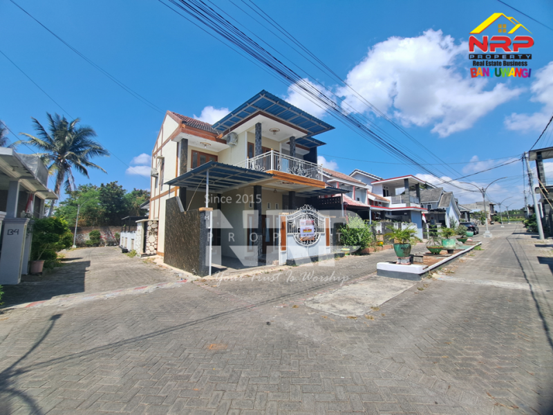 Dijual Rumah Hook 2 Lantai Siap Huni di Giri - Banyuwangi  Dijual Rumah Hook 2 Lantai Siap Huni di Giri - Banyuwangi  Dijual Rumah Hook 2 Lantai Siap Huni di Giri - Banyuwangi&nbsp;
Dekat dengan Sekolah Ternama di Banyuwangi Kota&nbsp;
Dengan one get sistem, lingkungan aman, NRP BANYUWANGI