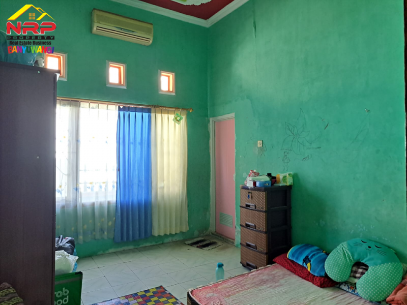 Dijual Rumah HOOK 2 Lantai Siap Huni di Pusat Kota Banyuwangi Dijual Rumah HOOK 2 Lantai Siap Huni di Pusat Kota Banyuwangi Dijual Rumah HOOK 2 Lantai Siap Huni di Pusat Kota Banyuwangi
Lokasi Strategis, Dekat Pusat Perbelanjaan, Pendidikan, Transportasi Umun dan Fasilitas umum NRP BANYUWANGI