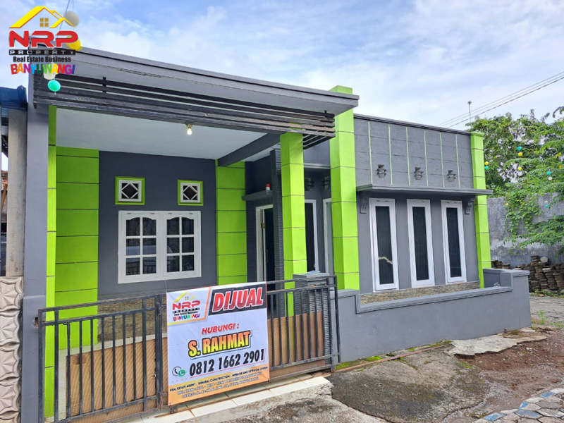Dijual Rumah Hook Minimalis di Klatak  - Banyuwangi Dijual Rumah Hook Murah 200 jutaan di Banyuwangi Dijual Rumah Hook Minimalis di Klatak&nbsp; - Banyuwangi
Lokasi Sangat Strategis Dekat&nbsp; dengan Kawasan Hotel dan Resto Banyuwangi&nbsp;

LT/LB : 84/70 NRP BANYUWANGI