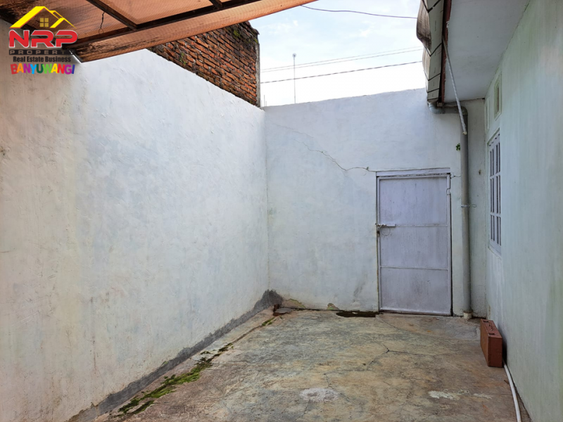 Dijual Rumah Hook Minimalis di Klatak  - Banyuwangi Dijual Rumah Hook Murah 200 jutaan di Banyuwangi Dijual Rumah Hook Minimalis di Klatak&nbsp; - Banyuwangi
Lokasi Sangat Strategis Dekat&nbsp; dengan Kawasan Hotel dan Resto Banyuwangi&nbsp;

LT/LB : 84/70 NRP BANYUWANGI