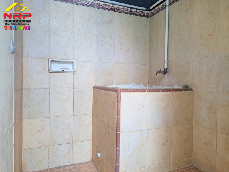 Dijual Rumah Hook Minimalis di Klatak  - Banyuwangi Dijual Rumah Hook Murah 200 jutaan di Banyuwangi Dijual Rumah Hook Minimalis di Klatak&nbsp; - Banyuwangi
Lokasi Sangat Strategis Dekat&nbsp; dengan Kawasan Hotel dan Resto Banyuwangi&nbsp;

LT/LB : 84/70 NRP BANYUWANGI