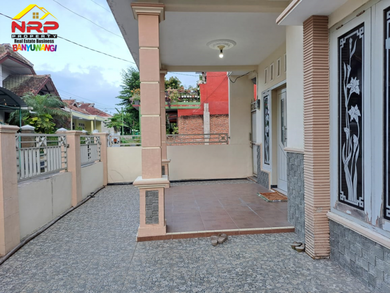 Dijual Rumah Hook Pojok 250 Meter dari JL. Adi Sucipto - Banyuwangi  Dijual Rumah Hook Pojok 250 Meter dari JL. Adi Sucipto - Banyuwangi  Dijual Rumah Hook Pojok 250 Meter dari JL. Adi Sucipto - Banyuwangi&nbsp;
Hunian dengan Premium Location di Pusat Kota Banyuwangi
Dekat dengan Fasilitas NRP BANYUWANGI