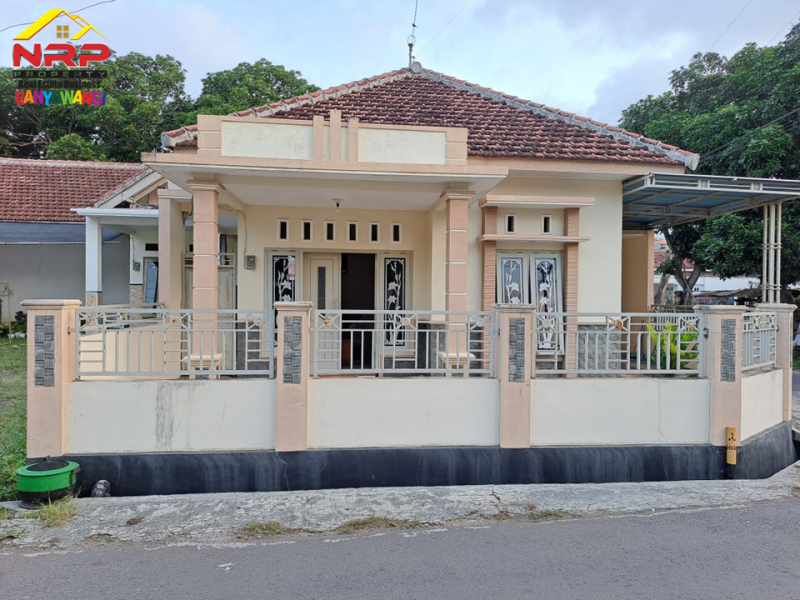 Dijual Rumah Hook Pojok 250 Meter dari JL. Adi Sucipto - Banyuwangi  Dijual Rumah Hook Pojok 250 Meter dari JL. Adi Sucipto - Banyuwangi  Dijual Rumah Hook Pojok 250 Meter dari JL. Adi Sucipto - Banyuwangi&nbsp;
Hunian dengan Premium Location di Pusat Kota Banyuwangi
Dekat dengan Fasilitas NRP BANYUWANGI