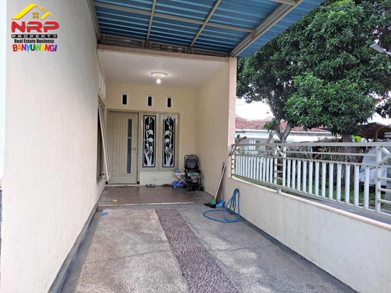 Dijual Rumah Hook Pojok 250 Meter dari JL. Adi Sucipto - Banyuwangi  Dijual Rumah Hook Pojok 250 Meter dari JL. Adi Sucipto - Banyuwangi  Dijual Rumah Hook Pojok 250 Meter dari JL. Adi Sucipto - Banyuwangi&nbsp;
Hunian dengan Premium Location di Pusat Kota Banyuwangi
Dekat dengan Fasilitas NRP BANYUWANGI