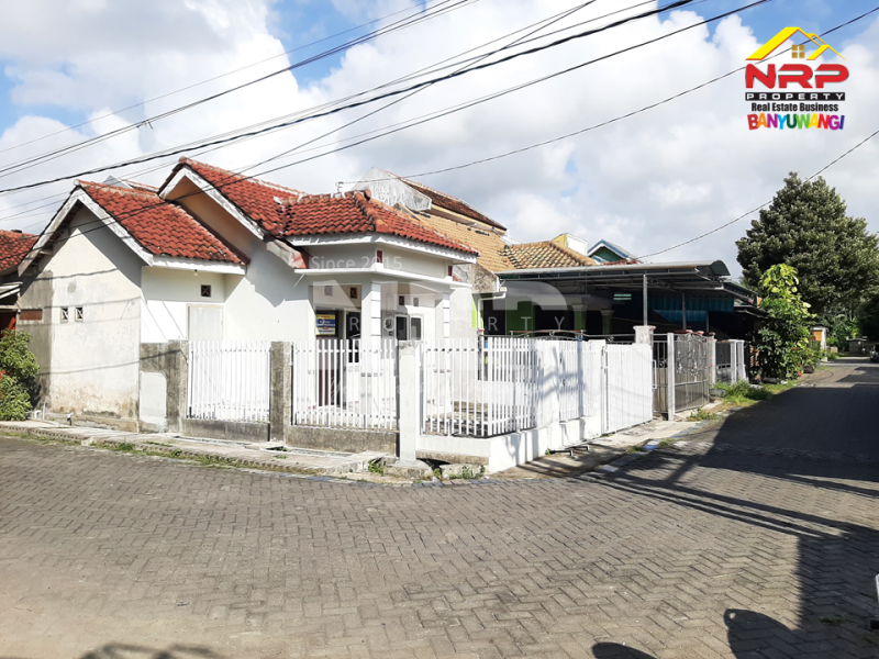 Dijual Rumah Hook Siap Huni di Perum. Brawijaya - Banyuwangi  Dijual Rumah Hook Siap Huni di Perum. Brawijaya - Banyuwangi  Dijual Rumah Hook Siap Huni di Perum. Brawijaya - Banyuwangi&nbsp;
Lingkungan nyaman, aman dan bebas banjir.&nbsp;
Sangat Cocok Untuk Hunian Dekat dengan NRP BANYUWANGI