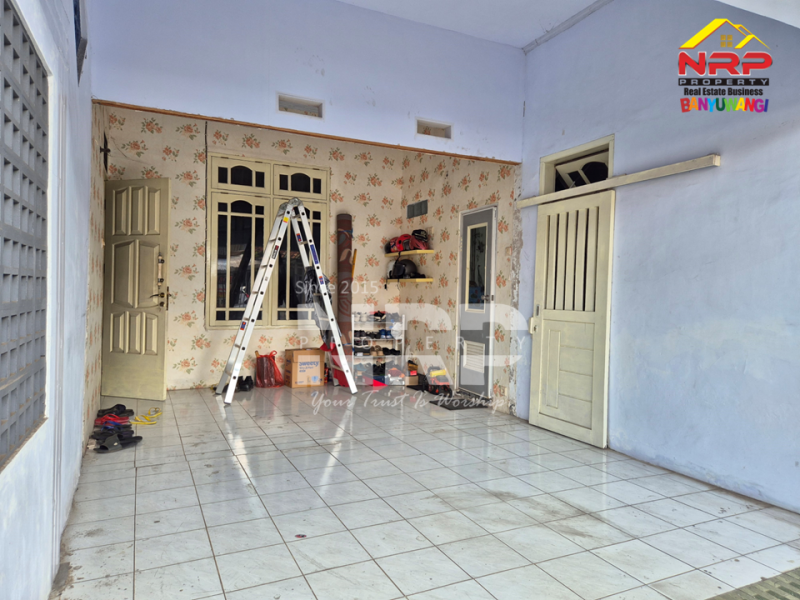 Dijual Rumah Hook Siap Huni di Pusat Kota Tukangkayu -  Banyuwangi Dijual Rumah Hook Siap Huni di Pusat Kota Tukangkayu -  Banyuwangi Dijual Rumah Hook Siap Huni di Pusat Kota Tukangkayu -&nbsp; Banyuwangi
Lokasi sangat strategis Cocok untuk Hunian, maupun homestay pusat NRP BANYUWANGI